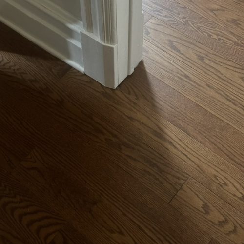 Plancher de bois franc massif